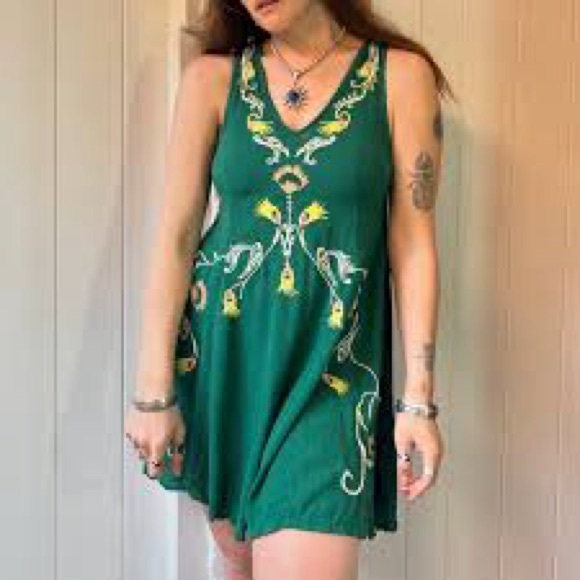 Free People Dresses & Skirts - Free people sleeveless Boho embroidered dress size Medium